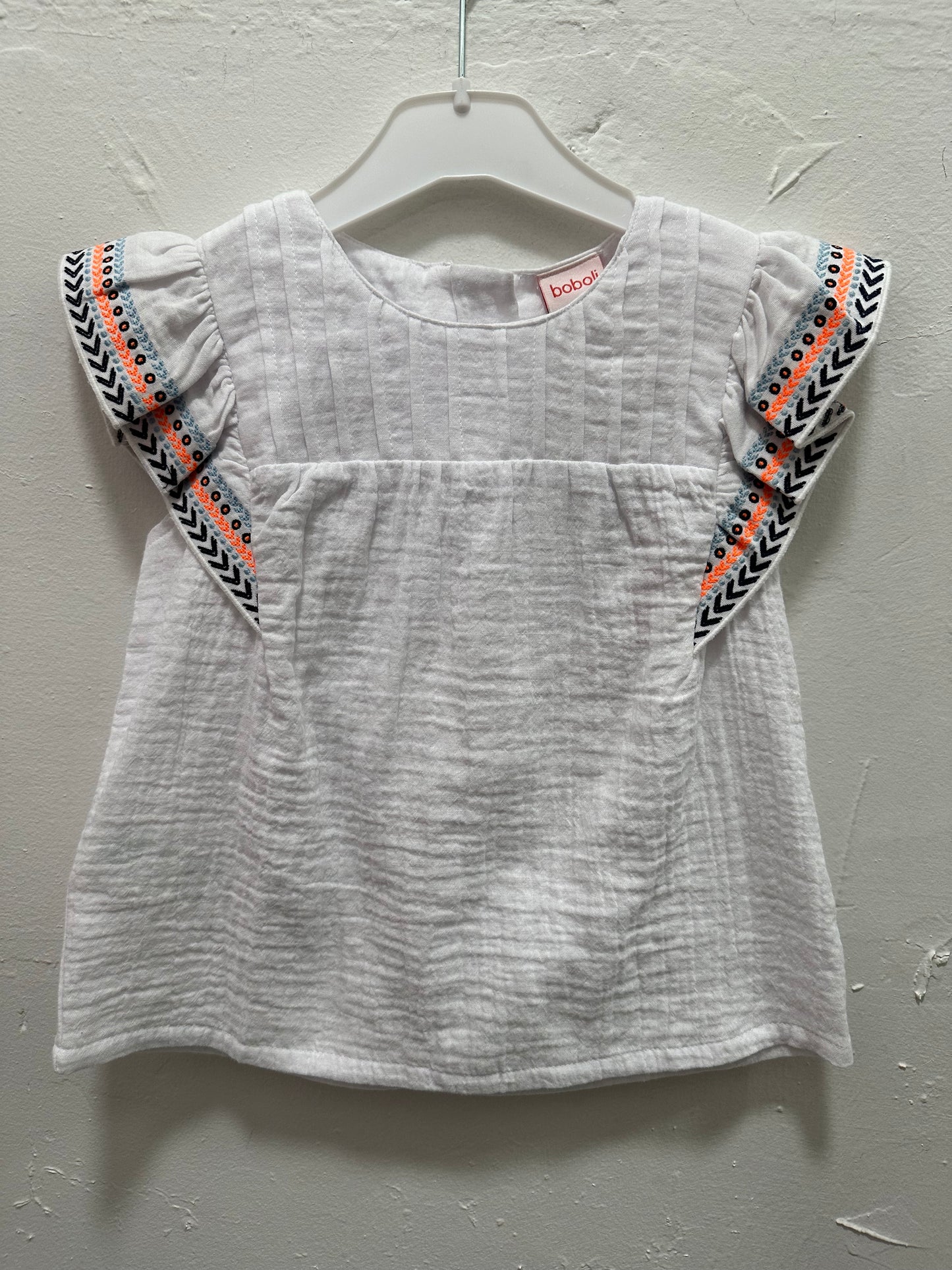 White Loose Blouse w/ Detail Sleeve