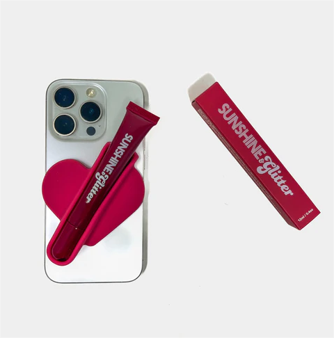 Lip Gloss and Kiss Keeper